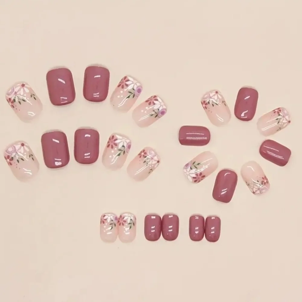 24 Pieces Fake Press On Nails